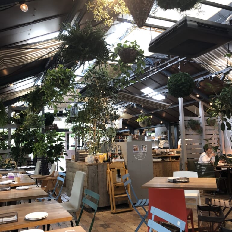 natural lunch room